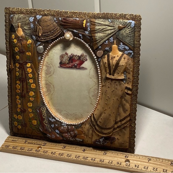 Vintage 90s Victorian outfit theme Resin Picture Frame 3D dress hat fan decor - Picture 4 of 16